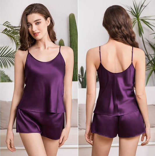 Ylellinen Cami-pyjamasetti shortseilla